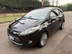 Nero Usata 2010 Ford Fiesta Titanium Tre volumi | 4200 € (Ottimo prezzo)
