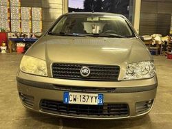 Argento Usata 2005 Fiat Punto Tre volumi | 4000 € (Molto cara)