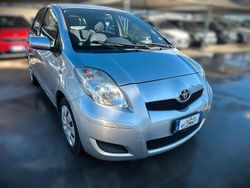 Argento Usata 2009 Toyota Yaris Sol Tre volumi | 5500 € (Molto cara)