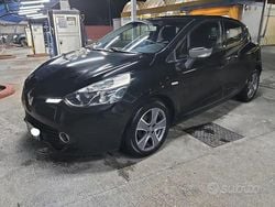 Nero Usata 2015 Renault Clio IV Tre volumi | 7500 € (Buon prezzo)