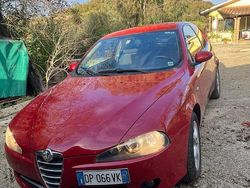 Rosso Usata 2008 Alfa Romeo 147 Due volumi | 1800 € (Buon prezzo)