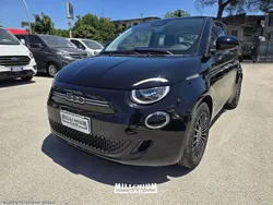 Nero Usata 2024 Fiat 500e La Prima Tre volumi | 16.500 € (Ottimo prezzo)