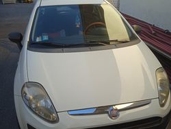 Bianco Usata 2010 Fiat Punto Due volumi | 3100 € (Buon prezzo)