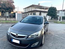 Grigio Usata 2011 Opel Astra Cosmo Station wagon | 3150 € (Ottimo prezzo)
