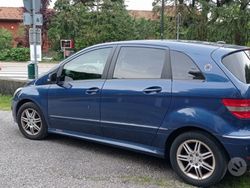 Blu Usata 2009 Mercedes B200 Monovolume | 4350 € (Buon prezzo)