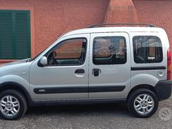 Grigio Usata 2006 Renault Kangoo Tre volumi | 6000 € (Molto cara)