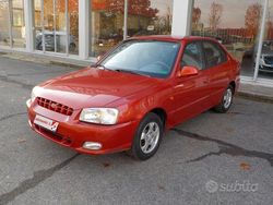 Rosso Usata 2000 Hyundai Accent GLS Tre volumi | 2400 €