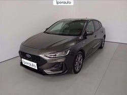 Grigio s. Usata 2022 Ford Focus ST-Line Tre volumi | 20.500 € (Cara)