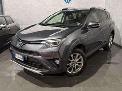Grigio Usata 2017 Toyota RAV4 Hybrid SUV | 19.900 € (Buon prezzo)