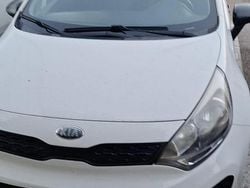 Bianco Usata 2011 Kia Rio Tre volumi | 4900 € (Buon prezzo)