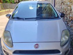Grigio Usata 2015 Fiat Punto Young Due volumi | 3500 € (Super prezzo)