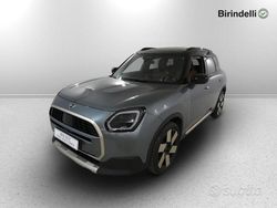 Smokey green Usata 2024 Mini Countryman Favoured SUV | 41.000 € (Buon prezzo)