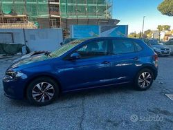 Blu/azzurro Usata 2021 VW Polo Comfortline Tre volumi | 12.950 € (Super prezzo)