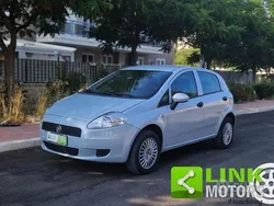 Bianco Usata 2013 Fiat Grande Punto Due volumi | 3700 € (Buon prezzo)