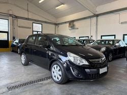 Nero Usata 2011 Opel Corsa Edition Tre volumi | 3700 € (Buon prezzo)