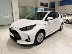 Bianco Usata 2021 Toyota Yaris Hybrid Business Edition Tre volumi | 15.700 € (Buon prezzo)
