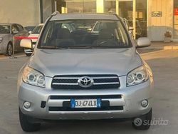 Grigio Usata 2007 Toyota RAV4 Station wagon | 4500 € (Ottimo prezzo)