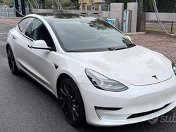 Bianco Usata 2023 Tesla Model 3 Performance Tre volumi | 38.000 € (Cara)