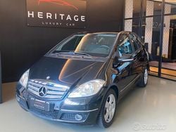 Nero Usata 2010 Mercedes A180 Elegance Tre volumi | 3000 € (Buon prezzo)