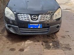 Nero Usata 2008 Nissan Qashqai SUV | 1500 €