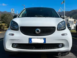 Bianco Usata 2017 Smart ForTwo Coupé Due volumi | 16.200 € (Molto cara)