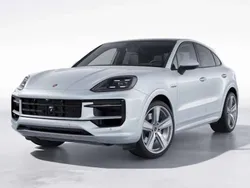 Argento dolomite metallizzato Usata 2024 Porsche Cayenne SUV | 121.900 € (Buon prezzo)