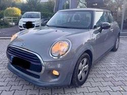 Grigio Usata 2018 Mini Cooper D Business Due volumi | 15.500 € (Ottimo prezzo)
