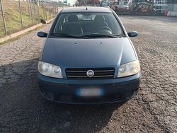 Usata 2005 Fiat Punto Tre volumi | 2000 € (Buon prezzo)