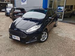 Nero Usata 2015 Ford Fiesta Titanium Due volumi | 6800 € (Buon prezzo)