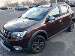 Marrone Usata 2017 Dacia Sandero Stepway Tre volumi | 8700 € (Buon prezzo)