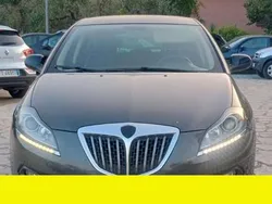 Grigio Usata 2010 Lancia Delta Tre volumi | 5000 € (Buon prezzo)