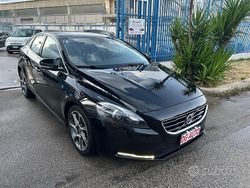 Nero Usata 2015 Volvo V40 Ocean Race Station wagon | 10.900 € (Cara)
