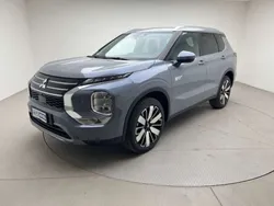 Grigio Nuova 2025 Mitsubishi Outlander P-HEV Intro Edition SUV | 56.500 €
