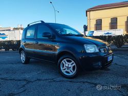Blu Usata 2010 Fiat Panda Climbing Tre volumi | 4600 € (Buon prezzo)