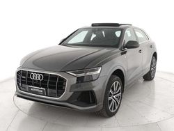 Grigio metall. Usata 2020 Audi Q8 Sport SUV | 47.600 € (Super prezzo)