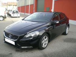 Nero Usata 2015 Volvo V40 Momentum Station wagon | 7950 € (Buon prezzo)