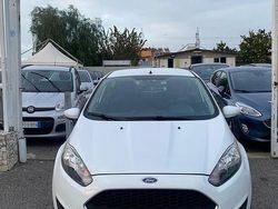 Bianco Usata 2016 Ford Fiesta Tre volumi | 5700 € (Ottimo prezzo)