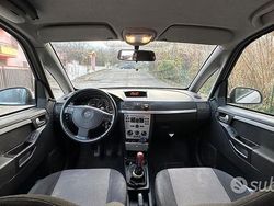 Grigio Usata 2005 Opel Meriva Monovolume | 2500 € (Buon prezzo)