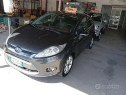 Usata 2010 Ford Fiesta Titanium Due volumi | 2999 € (Buon prezzo)