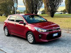 Rosso Usata 2017 Kia Rio Tre volumi | 7400 € (Cara)