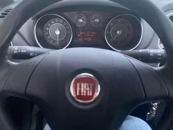 Blu/azzurro Usata 2015 Fiat Punto Young Tre volumi | 4900 € (Buon prezzo)