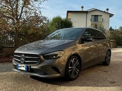Grigio Usata 2020 Mercedes B180 Monovolume | 20.499 € (Buon prezzo)