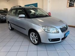 Grigio Usata 2010 Skoda Fabia Station wagon | 3999 € (Buon prezzo)