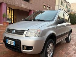 Grigio Usata 2007 Fiat Panda 4x4 Climbing Due volumi | 5490 € (Buon prezzo)