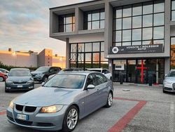 Grigio Usata 2008 BMW 320 Tre volumi | 3900 € (Super prezzo)