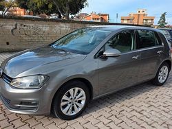 Grigio Usata 2015 VW Golf VII Comfortline Tre volumi | 10.700 € (Ottimo prezzo)