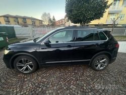 Nero Usata 2021 VW Tiguan R-line SUV | 22.000 € (Cara)