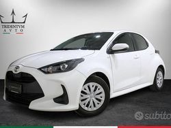 Bianco Usata 2023 Toyota Yaris Business Edition Tre volumi | 13.900 € (Buon prezzo)