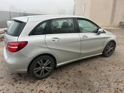 Grigio Usata 2017 Mercedes B180 Premium Monovolume | 13.300 €