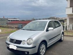 Grigio Usata 2004 VW Polo Comfortline Tre volumi | 1900 € (Buon prezzo)